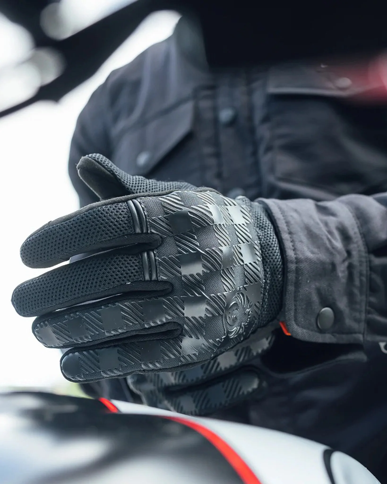 Merlin Barrett Mesh Gloves - Black - Image 3